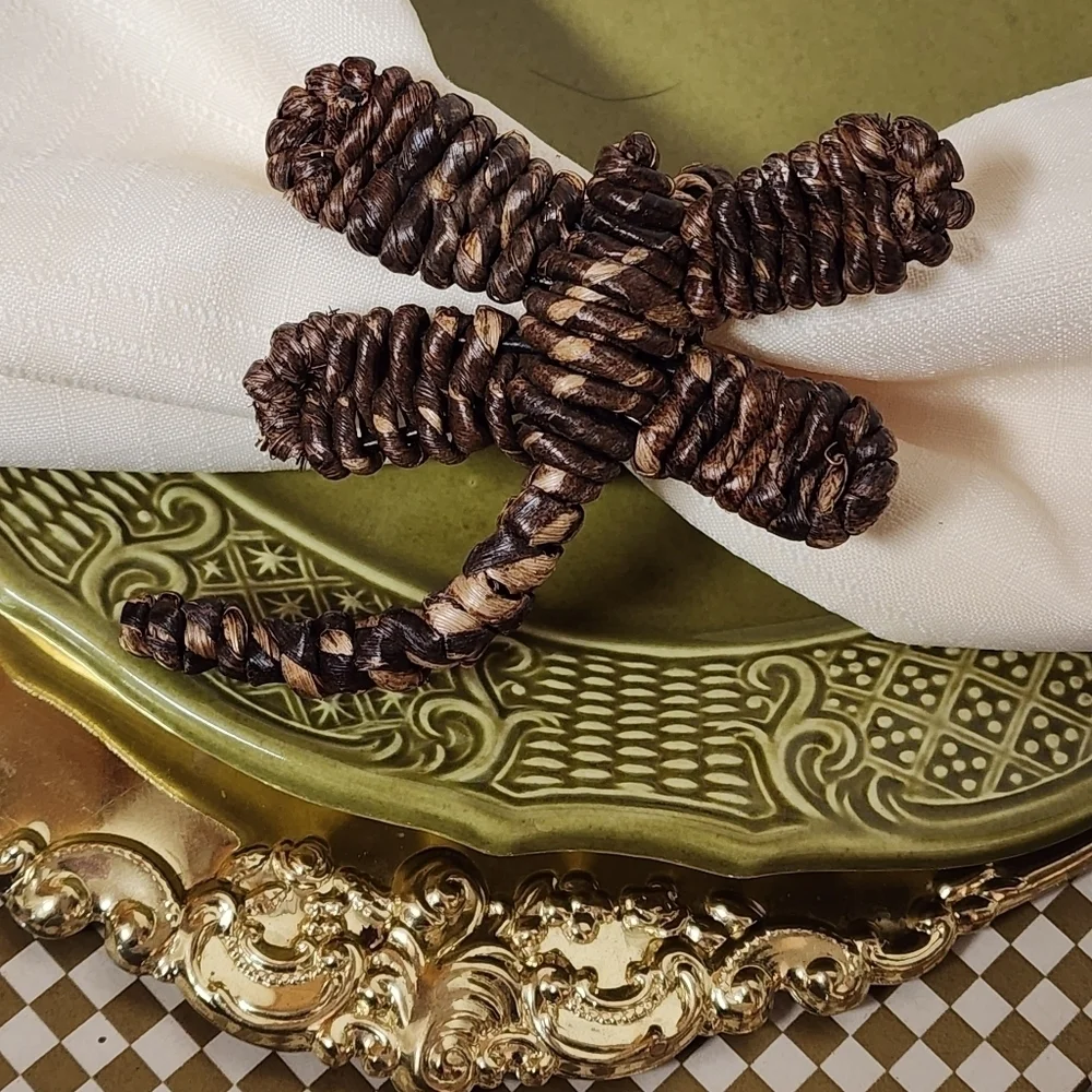 Set of 4 Wicker Rattan Woven Napkin Rings Brown 3